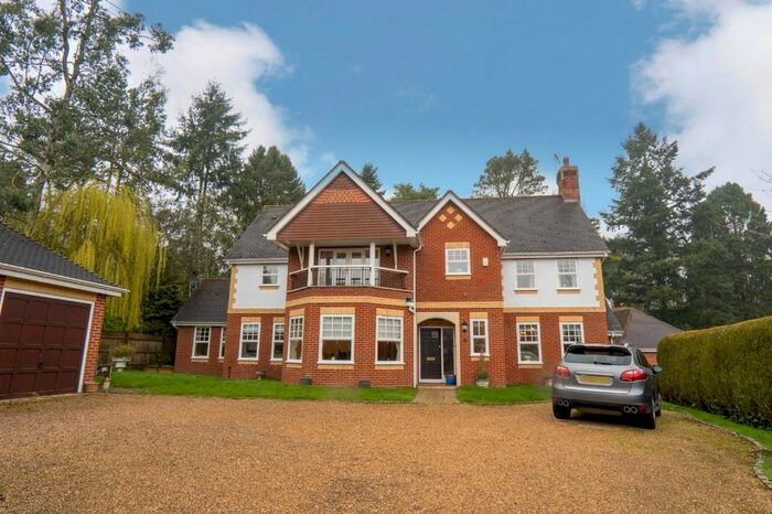 5 Bedroom Detached House To Rent In Greenhurst Drive, Barnt Green, Worcestershire, B45