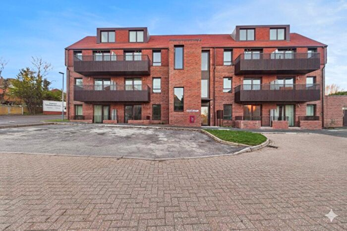 1 Bedroom Apartment For Sale In Rowe Court, Grovelands Road, Reading, Berkshire, RG30