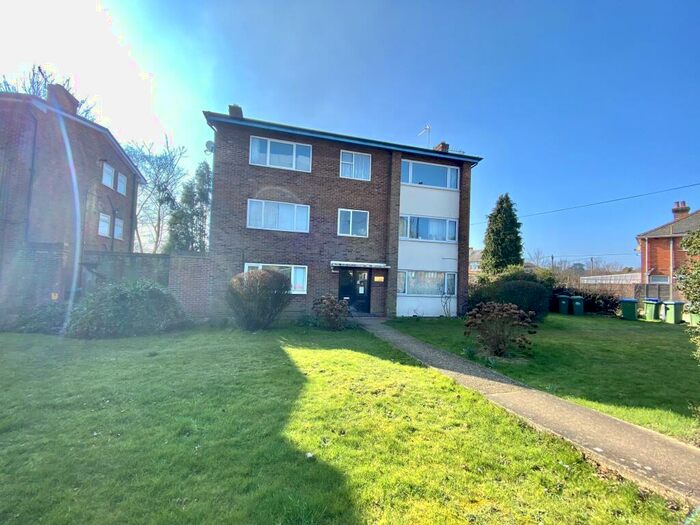 1 Bedroom Apartment To Rent In Thornhill Park Road, Southampton, SO18