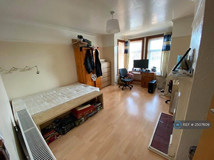 2 Bedroom Flat To Rent In Broadlands Road, Southampton, SO17
