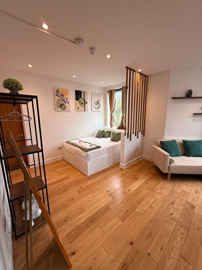 Studio To Rent In West Hill Road, Bournemouth, Dorset, BH2