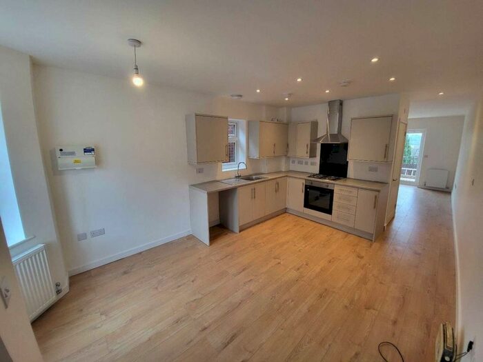 2 Bedroom Semi-Detached House To Rent In Cowper Street, Luton, LU1