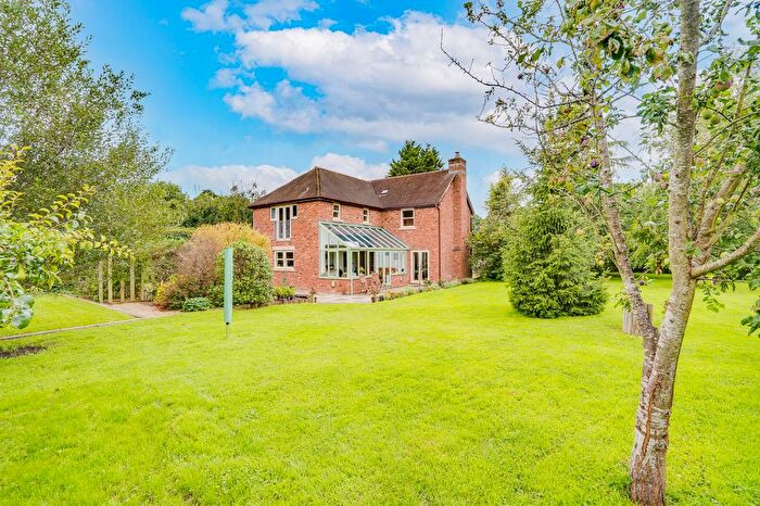 4 Bedroom Detached House For Sale In Twynhams Hill, Shirrell Heath, SO32