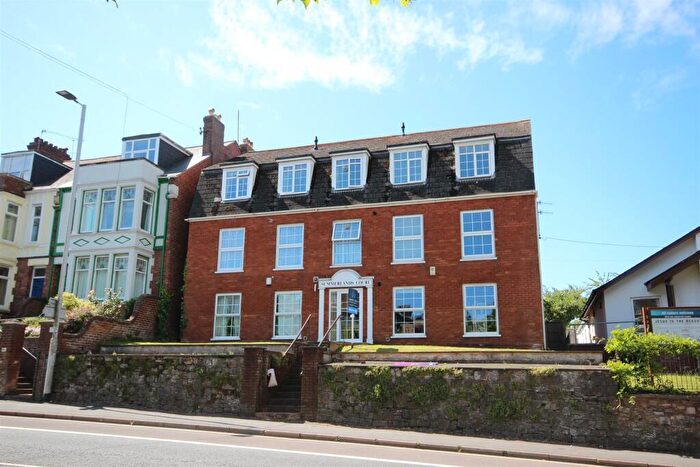 2 Bedroom Flat For Sale In Heavitree Road, Heavitree, Exeter, EX1