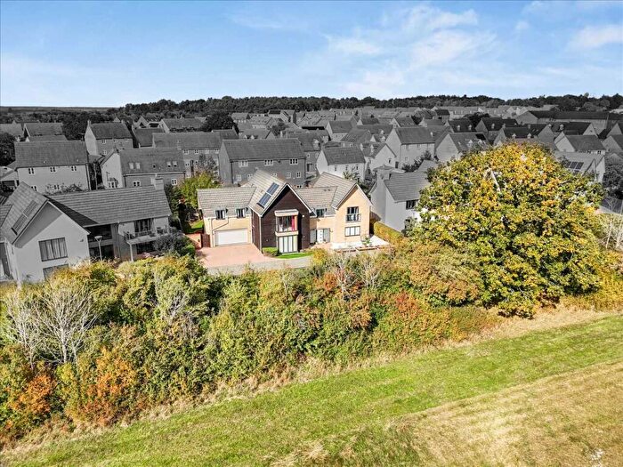 5 Bedroom Detached House For Sale In Raft Way, Oxley Park, Milton Keynes, MK4