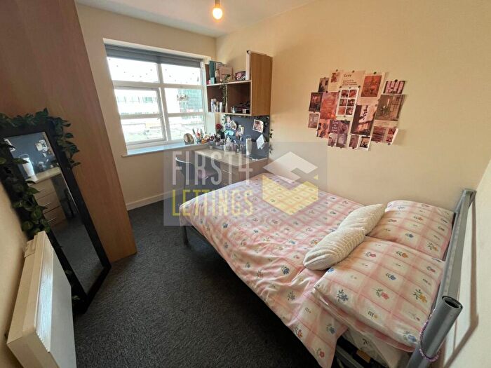 3 Bedroom Flat To Rent In Deacon Street, City Centre, LE2