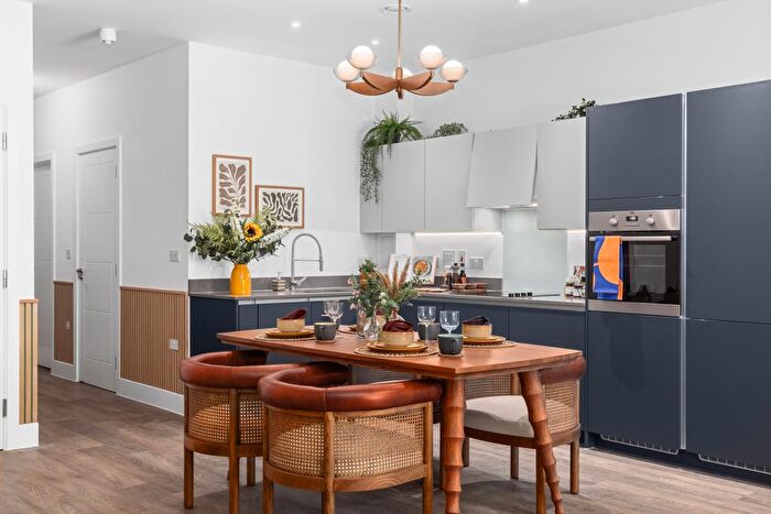 3 Bedroom Flat For Sale In Tandy Place, London, E20