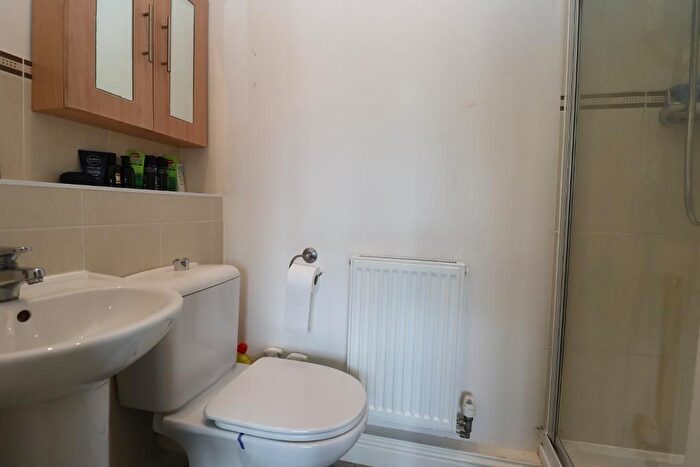 2 Bedroom Flat For Sale In Wherry Close, Margate, Kent, CT9