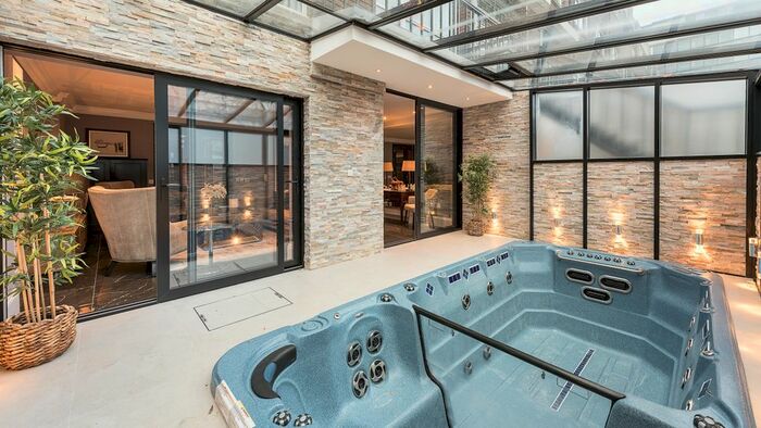 4 Bedroom Town House To Rent In Blandford Street, London, W1U