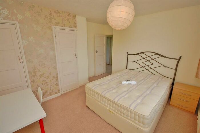 3 Bedroom Semi-Detached House To Rent In Stanmore, SO22