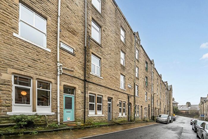 3 Bedroom End Of Terrace House For Sale In Edward Street, Hebden Bridge, West Yorkshire, HX7