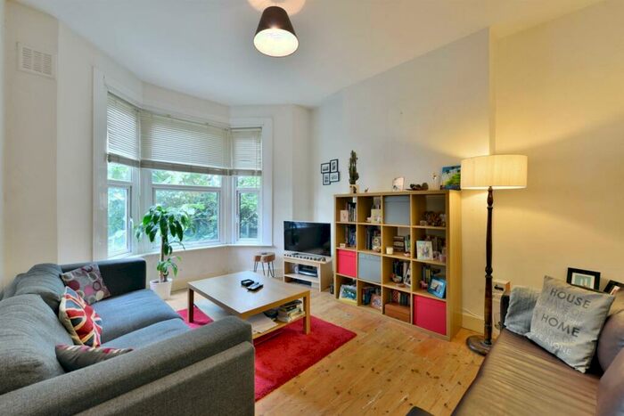1 Bedroom Apartment To Rent In Hanley Road, Finsbury Park, N4