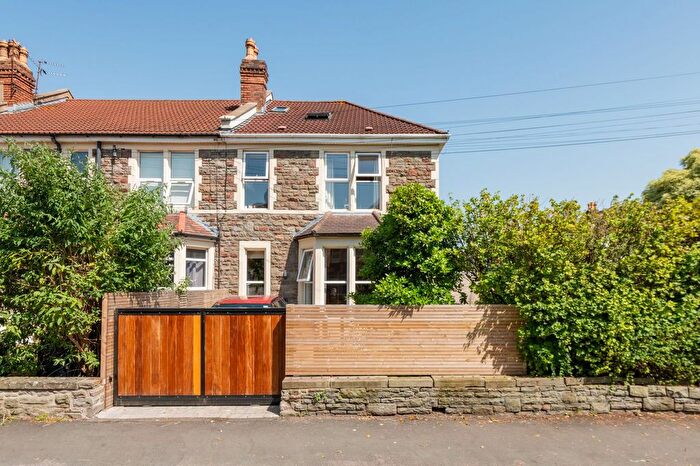5 Bedroom End Of Terrace House For Sale In Brynland Avenue, Bristol, BS7