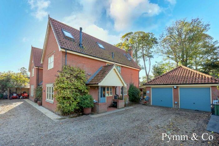 5 Bedroom Detached House For Sale In Tanning Lane, New Buckenham, NR16