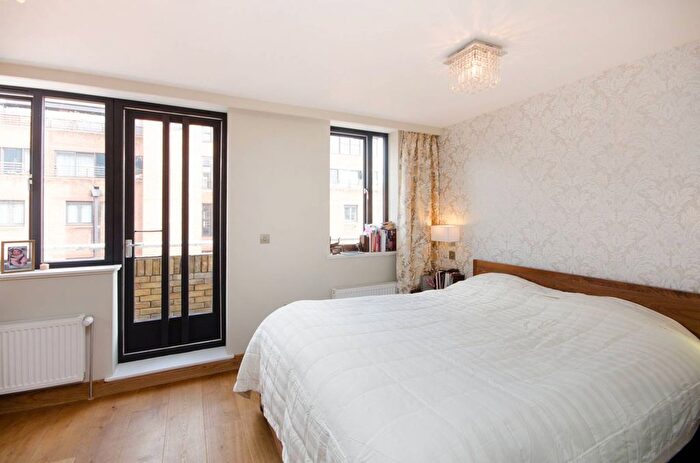 3 Bedroom Flat To Rent In Chesterton Square, South Kensington, London, W8