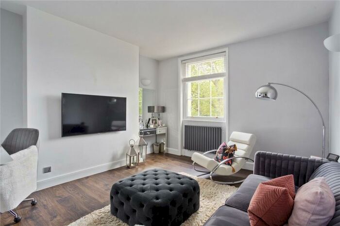 1 Bedroom Apartment To Rent In Clarence Square, Cheltenham, Gloucestershire, GL50