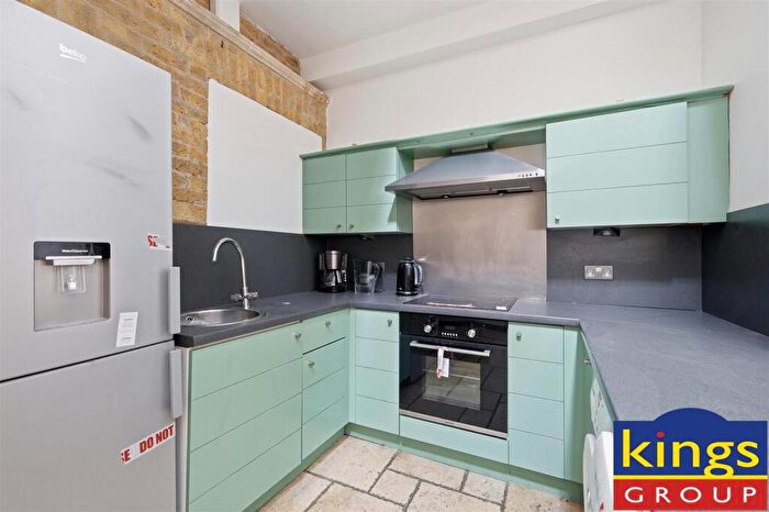 4 Bedroom Penthouse For Sale In Lansdowne Drive, London, E8 - Photo 5