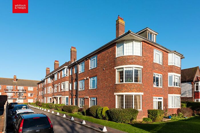 2 Bedroom Flat For Sale In Aldrington Close, Hove, BN3