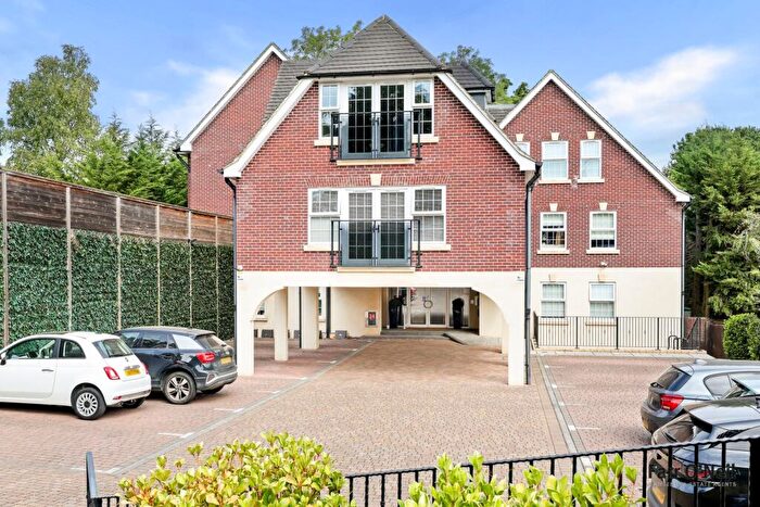 2 Bedroom Apartment For Sale In Station Way, Buckhurst Hill, IG9