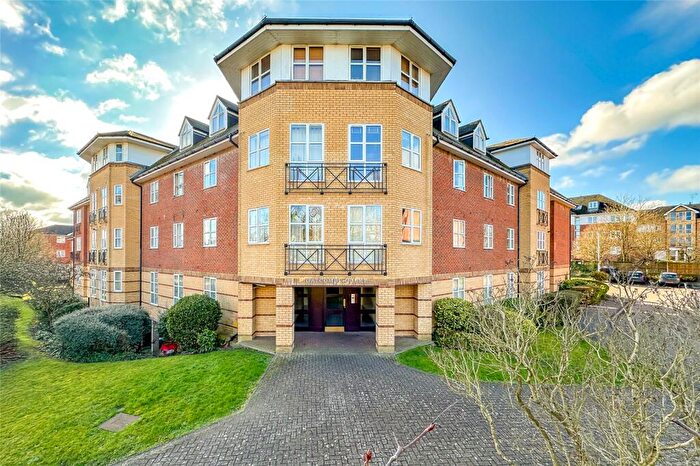 2 Bedroom Penthouse For Sale In Gatcombe Court, Dexter Close, St. Albans, Hertfordshire, AL1