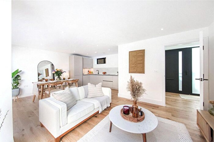 3 Bedroom Flat For Sale In Merivale Road, Putney, London, SW15