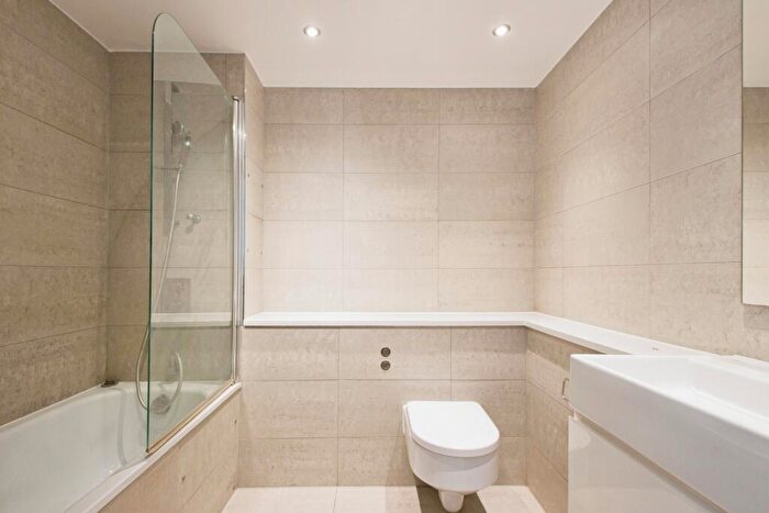 1 Bedroom Flat For Sale In Love Lane, London, SE18