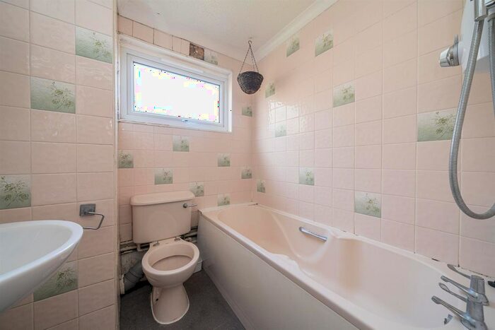 2 Bedroom Flat For Sale In Great Palmers, Hemel Hempstead, Hertfordshire, HP2