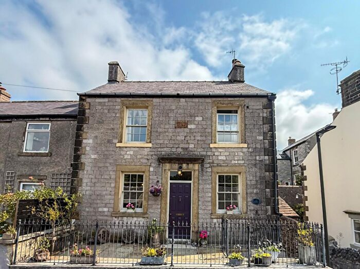 4 Bedroom Detached House For Sale In Higher Terrace Road, Tideswell, Buxton, SK17