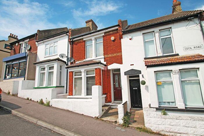 2 Bedroom Terraced House To Rent In Cecil Road, Rochester, ME1