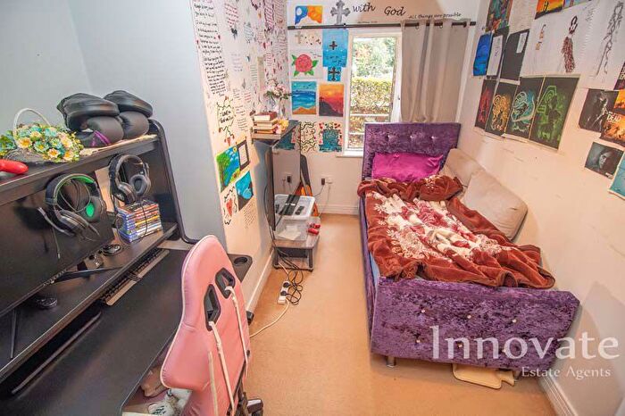 2 Bedroom Flat For Sale In The Moorings, Birmingham, B18