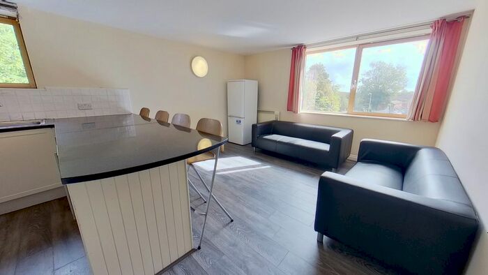 4 Bedroom Flat To Rent In St Marks House, Woodhouse, Leeds, LS2