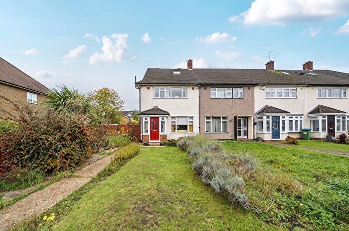 4 Bedroom End Terrace House For Sale In Tiverton Drive, New Eltham, SE9