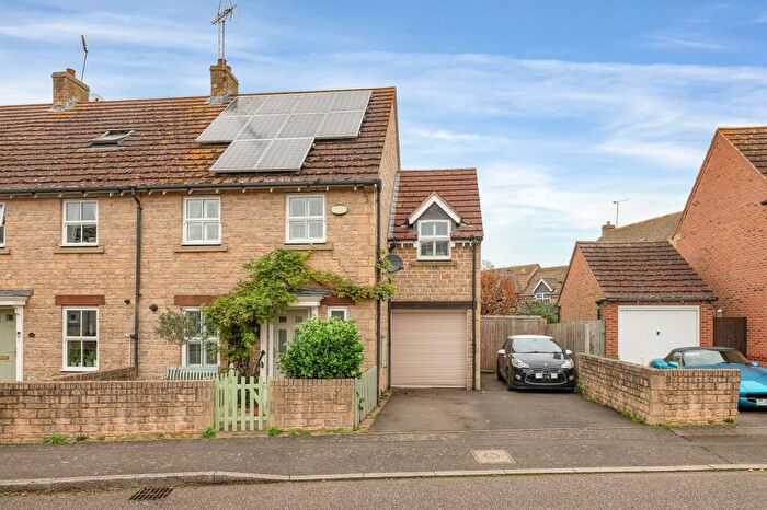 4 Bedroom End Of Terrace House For Sale In Dexter Way, Warmington, Oundle, PE8