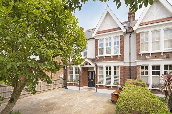 6 Bedroom Property To Rent In Rodenhurst Road, London, SW4