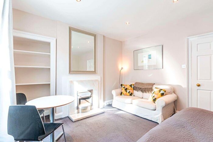 Studio To Rent In L Thistle Street, Edinburgh, EH2