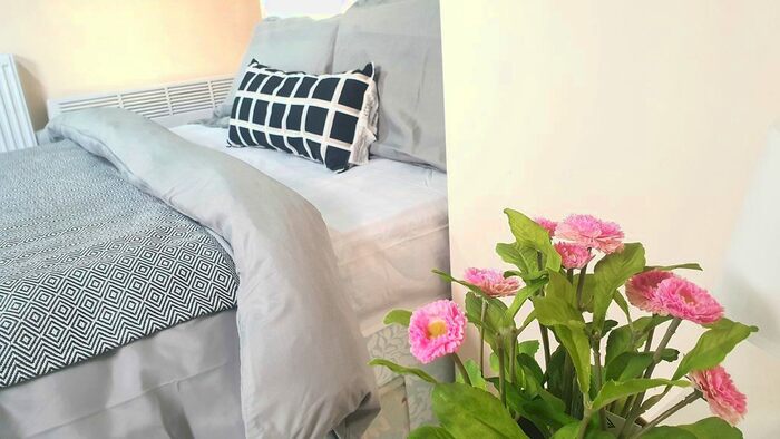 Studio To Rent In Market Place, Wednesbury, WS10