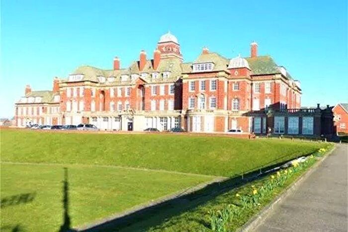 1 Bedroom Flat To Rent In Queens Promenade, Blackpool, Lancashire, FY2