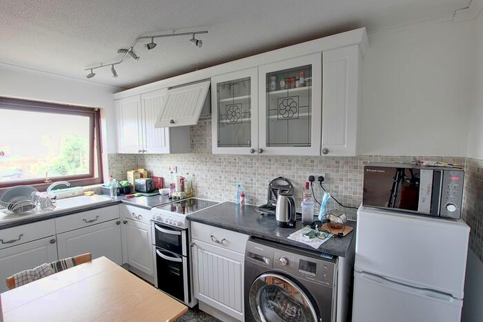 1 Bedroom Flat To Rent In Weavers Crofts, Melksham, SN12