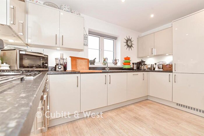2 Bedroom Apartment For Sale In Sandpiper Road, Chichester, West Sussex, PO20