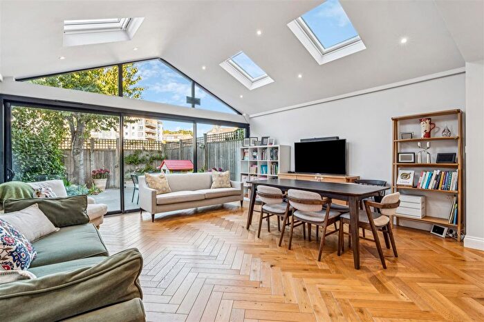 4 Bedroom Terraced House For Sale In Greenend Road, London, W4