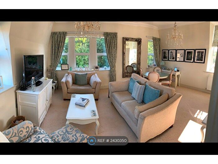 2 Bedroom Flat To Rent In Lady Park Avenue, Bingley, BD16