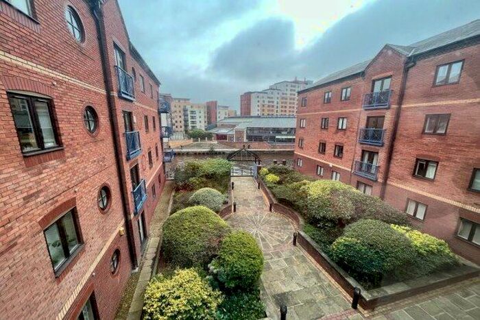 2 Bedroom Flat To Rent In Langtons Wharf, Leeds, LS2