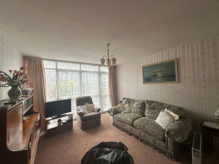 2 Bedroom Terraced House For Sale In Ramilles Close, London, SW2