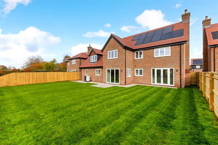 4 Bedroom Detached House For Sale In Bowbrook Copse, Charter Alley, RG26