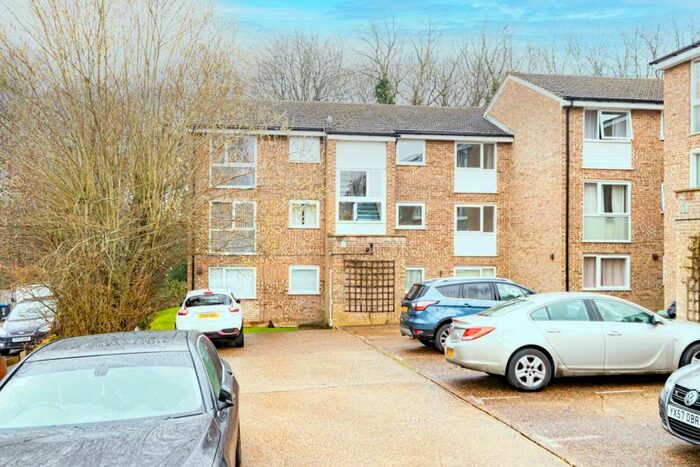 2 Bedroom Flat To Rent In Blair Close, Hemel Hempstead, HP2