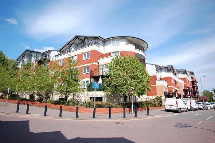 2 Bedroom Flat To Rent In Northway, Rickmansworth, WD3
