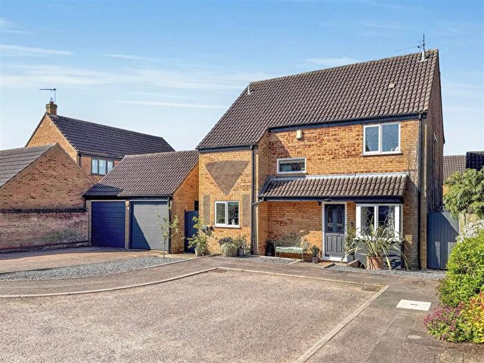 4 Bedroom Detached House For Sale In Brittons Close, Sharnbrook, Bedford, MK44
