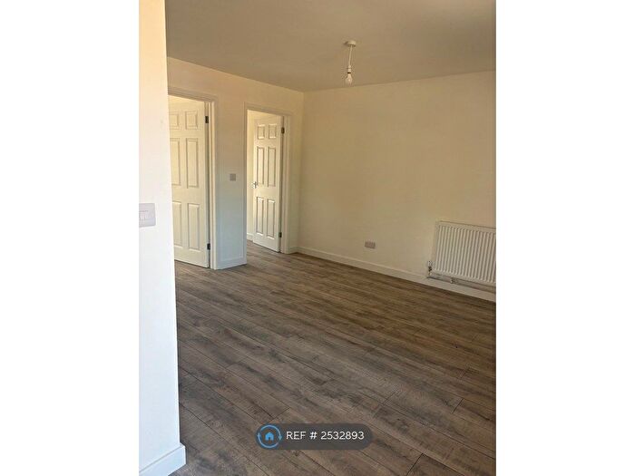 3 Bedroom Terraced House To Rent In Travers Way, Basildon, SS13