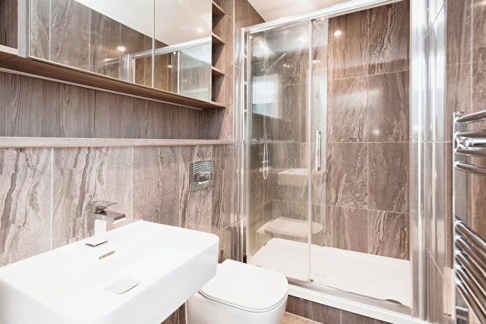 2 Bedroom Apartment To Rent In Elizabeth Tower, Chester Road, Manchester, M15