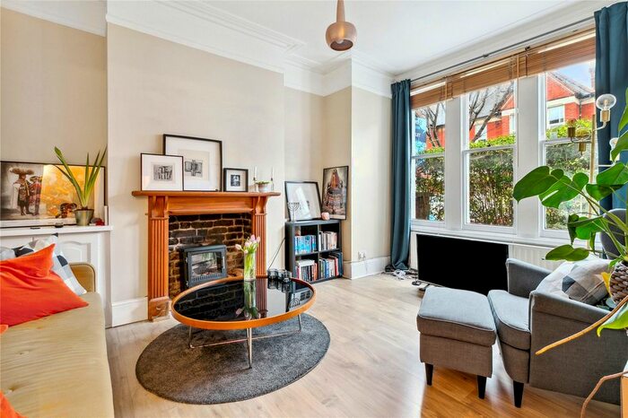 2 Bedroom Maisonette To Rent In Yukon Road, London, SW12
